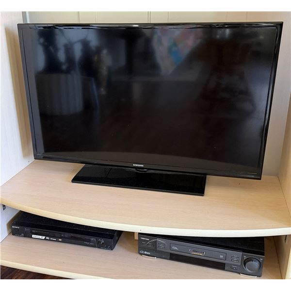 Samsung TV w/ Toshiba VCR+ & Sony MP3 Player