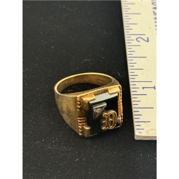 10 Kt. Gold Ring w/ Dark Stone