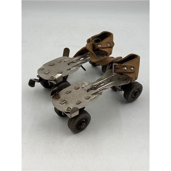 Pair of VTG Empire Roller Skates Made in Canada