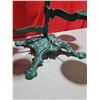 Image 2 : Lee Valley Cast Iron Plant Stand