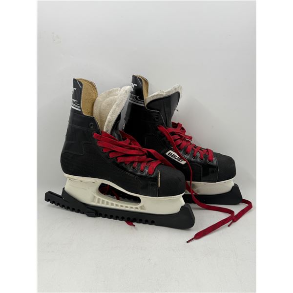 Pair of Bauer Size 8 Ice Skates