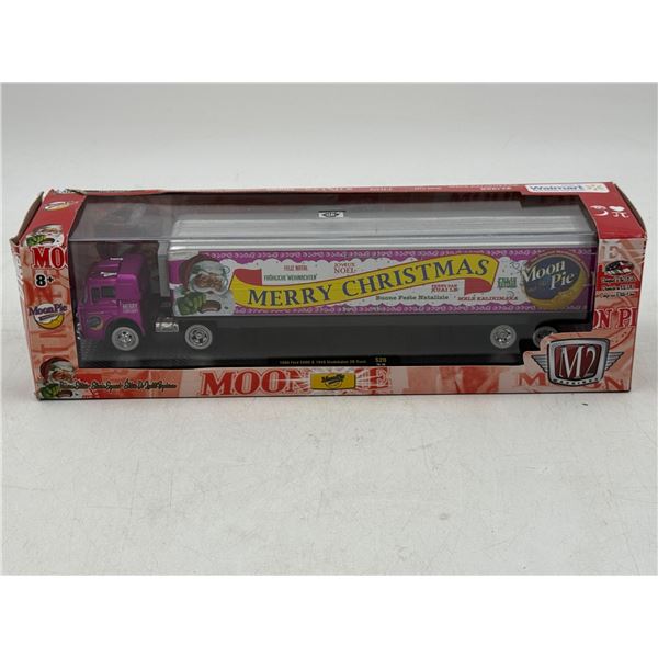 M2 Machines Christmas Moon Pie 1960 Ford C600 & 1949 Studebaker 2R Truck