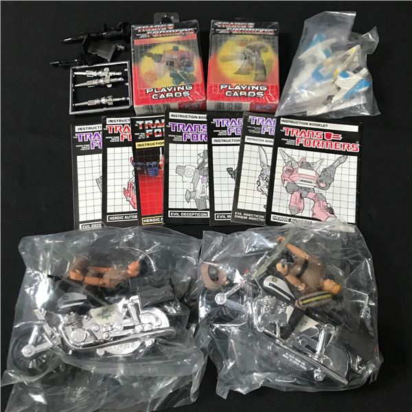 LOT OF LOOSE TRANSFORMERS FIGURES, ACCESSORIES AND INSTRUCTION BOOKLETS