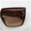 Image 2 : DESIGNER INSPIRED SUNGLASSES WITH ACCESSORIES