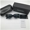 Image 1 : DESIGNER INSPIRED SUNGLASSES WITH ACCESSORIES