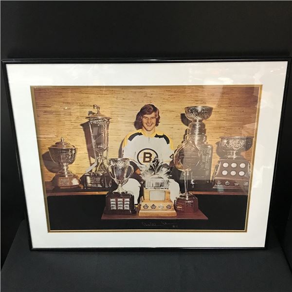 BOBBY ORR SIGNED AND CUSTOM FRAMED 20 X 30  VINTAGE PRINT WITH COA