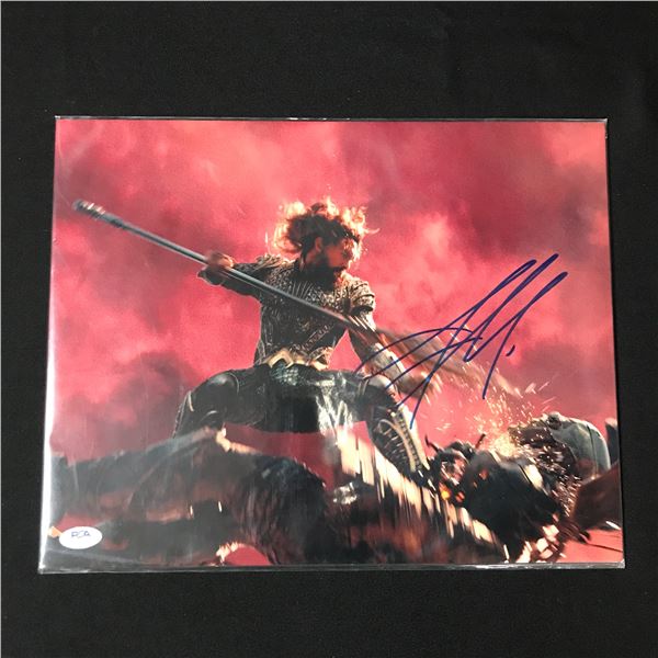 JASON MAMOA SIGNED AQUAMAN 11 X 14 PICTURE - PSA COA