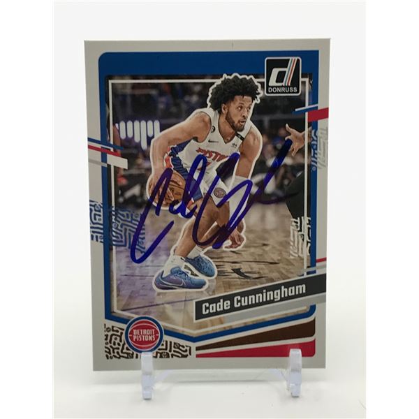 CADE CUNNINGHAM SIGNED BASKETBALL TRADING CARD