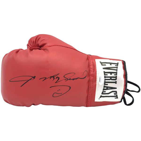 SUGAR RAY LEONARD SIGNED EVERLSAT BOXING GLOVE (JSA COA)