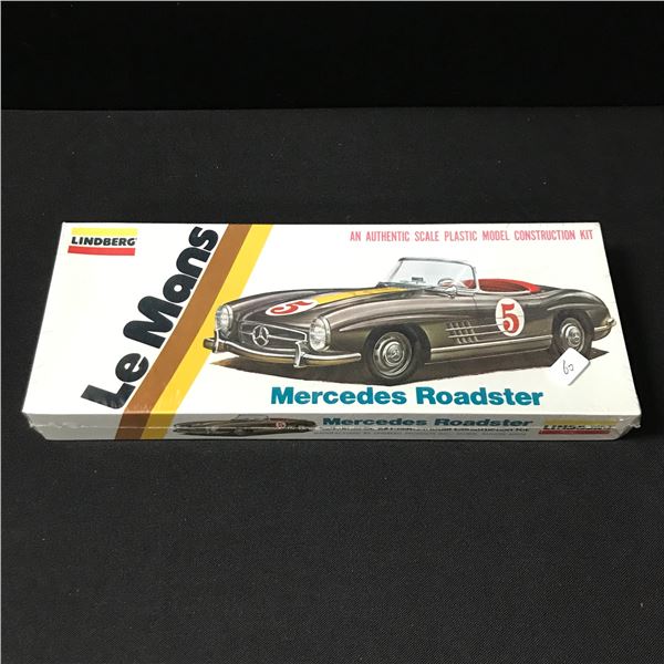 UNBUILT  LINDBERG LE MANS MERCEDES ROADSTER MODEL KIT IN ORIGINAL PACKAGING