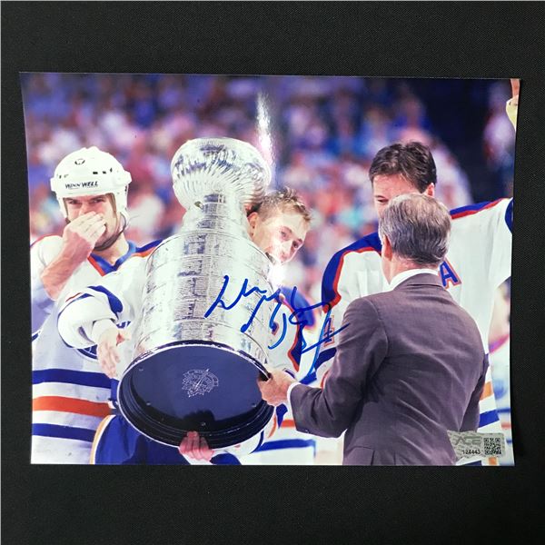 Wayne Gretzky SIGNED 8 X 10 PICTURE - ACE COA