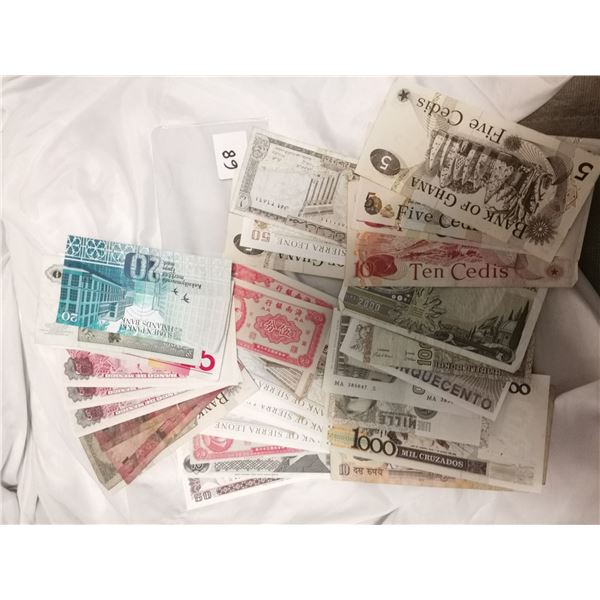 Large lot of foreign bank notes