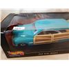 Image 2 : 1:18 Scale 1950 Mercury Woodie “Surfing” Car