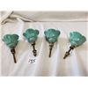 Image 4 : (4) Very Old Flower Shape Knobs