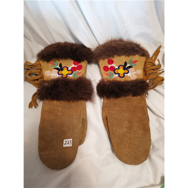 Beautiful Beaded Leather Gloves