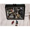 Image 1 : 1977 Star Wars Box Holder & (2) Original Figurines