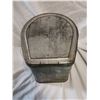 Image 5 : Antique Horse Shoe Shape Confectionary Tin can