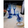 Image 2 : 4-COBALT BLUE WINE GLASSES