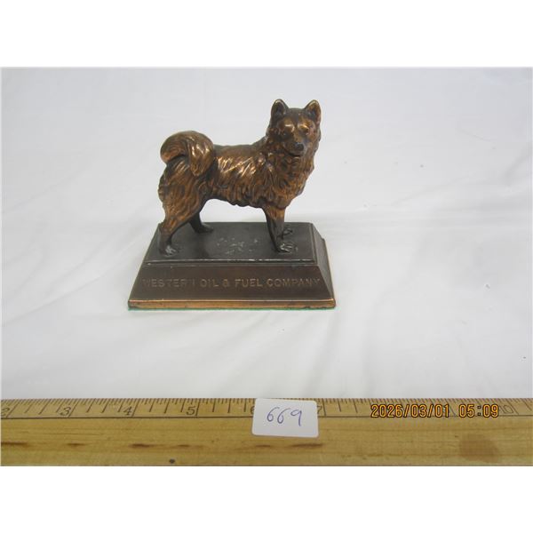 Rare Antique Western Oil 8 Fuel Company Husky Dog Copper Paper Weight in Good Condition