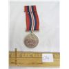 Image 1 : WW2 Canadian .800 Sterling Siver War Medal 1939-1945 33.0 Grams