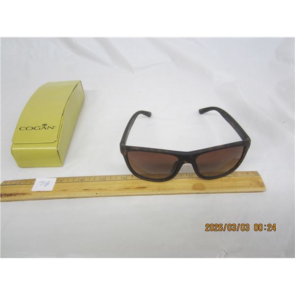IZOD Designer Sun Glasses with Case