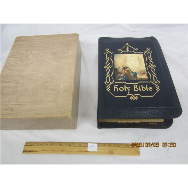 1964 Holy Bible in Fantastic Shape with Original Box