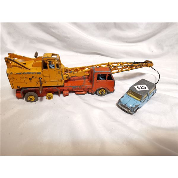 (2) Dinky Toy Vehicles