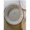 Image 4 : 5-ENAMELWARE PIE PLATES 9 ½ “