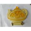 Image 1 : VINTAGE LUCITE KEYHOLDER TEAPOT SHAPED