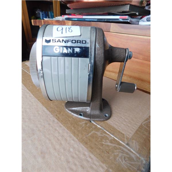 VINTAGE SANFORD GIANT BRAND PENCIL SHARPENER