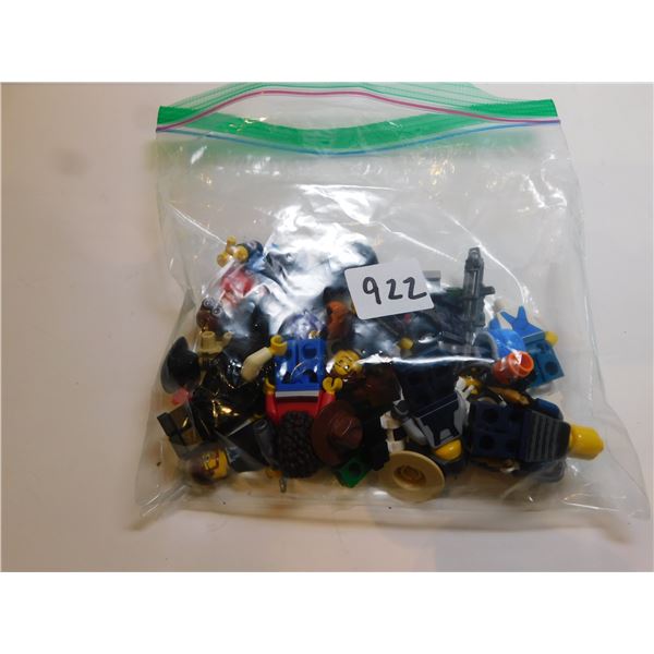 MIXED LOT LEGO FIGURES AND PIECES
