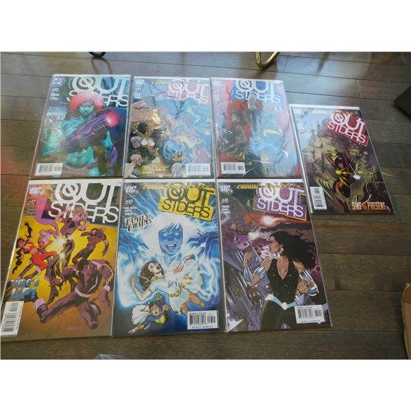 7-DC OUTSIDERS COMICS