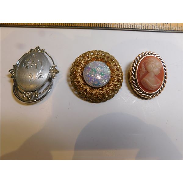 3- SCARF CLIPS WESTERN GERMANY AND JERI LU