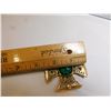 Image 5 : MALTESE CROSS BROACH LARGE GREEN INSERT ACCESSOCRAFT NYC