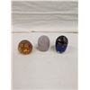 Image 1 : 3 Glass Paperweights.