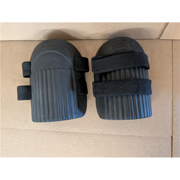 Pair of CLC knee pads. Like new. Excellent condition.