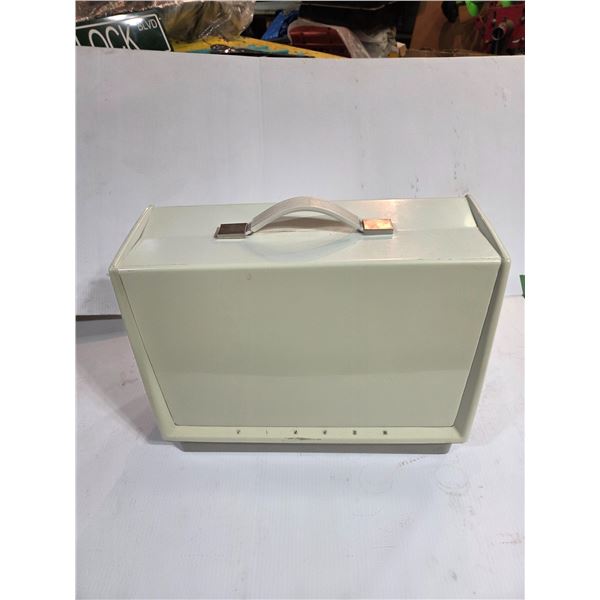 Singer Portable Sewing Machine Model 513 Stylist (Working)