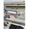 Image 3 : Singer Portable Sewing Machine Model 513 Stylist (Working)