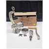 Image 1 : Vintage Hache Viande Meat Chopper/Grinder in Original Box