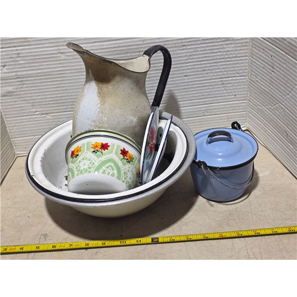 Lot of enamel ware