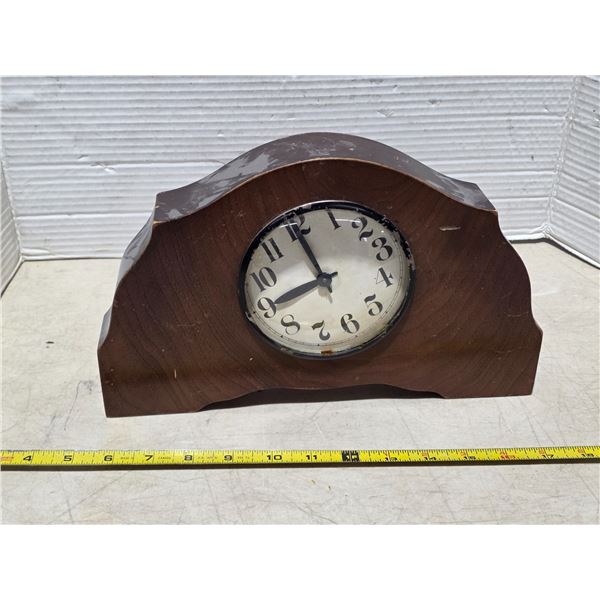 Glass front clock - wind up