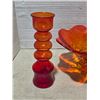 Image 2 : Orange and red pedestal bowl and vases