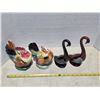 Image 3 : 4 pottery statues- roosters and swans