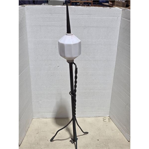 Lightning rod and ball