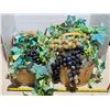 Image 3 : 2 baskets of fake grapes