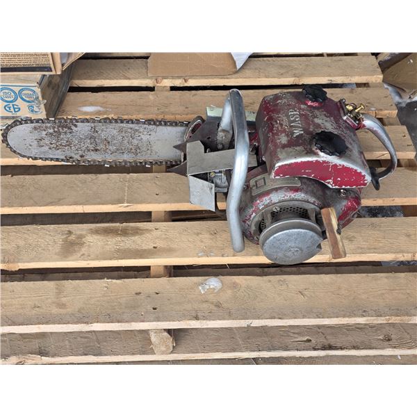Vintage wasp chainsaw- has compression