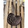 Image 1 : Cast iron tractor seat