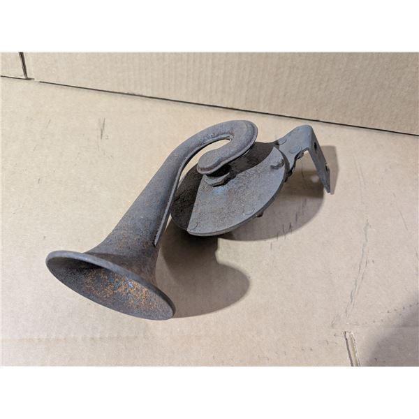Vintage Car Horn