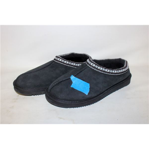 DF SLIPPERS MENS 9WOMENS 10