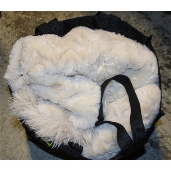 MONCHATEAU JACQUARD THROW BLANKET